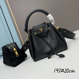 Ранневесенняя мини-сумка «PRADA» 2023 года. Очень милая и вместительная! Подходи