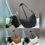 (Prada) Подмышечная сумка в форме полумесяца / полумесяца Модный хит [Победа] Те