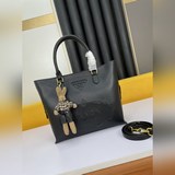 Новая коллекция сумок PRADA 2023 [улыбка] Новинки в Европе и США. Каждый раз, ко