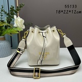 Высокое качество в специализированном магазине — летняя кожаная сумка PRADA из н