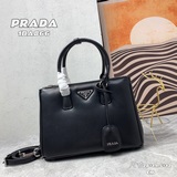 Сумка Small Killer 2274. Эта сумка Galleria изготовлена из фирменной кожи Saffia