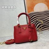 Сумка P House Mini Killer Bag 1BA906. Эта сумка Galleria выполнена в фирменном с
