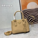 Сумка P House Mini Killer Bag 1BA906. Эта сумка Galleria выполнена в фирменном с