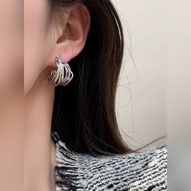 Оригинальный товар, новинка от Balenciaga, новые серебряные серьг
