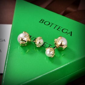 BOTTEGA VENETA новые серьги BV Pearl с уникальным дизайном индиви