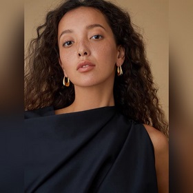 Новые серьги BOTTEGA VENETA с уникальным дизайном индивидуальност