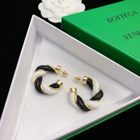 Bottega Veneta BV Серьги-гвоздики. Общие детали очень приятно уди