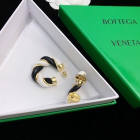 Bottega Veneta BV Серьги-гвоздики. Общие детали очень приятно уди