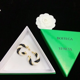 Bottega Veneta BV Серьги-гвоздики. Общие детали очень приятно уди