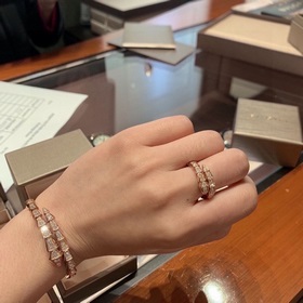 【Bvlgari】 Кольцо с бриллиантами в форме змеи ~ Популярная версия 