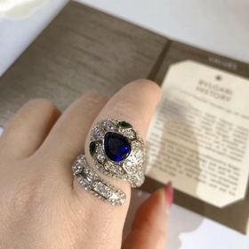 87 V Gold Edition BVLGARI Большой кольцо сапфиром в форме змеи. О