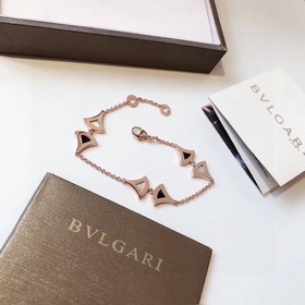 Уровень покупки Bvlgari Diva серия Черно-белая юбка Браслет Класс