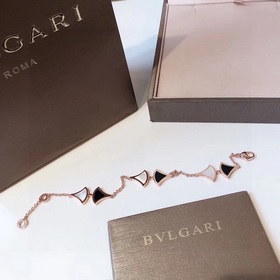 Уровень покупки Bvlgari Diva серия Черно-белая юбка Браслет Класс