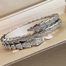 Браслет Bulgari в форме змеи, полностью инкрустированный бриллиан