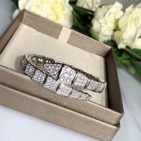 Браслет с микро-инкрустацией из бриллиантов форме змеи BVLGARI. К