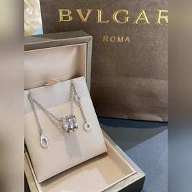 Колье с подвеской виде змеи от Bulgari, ювелирное изделие из сери
