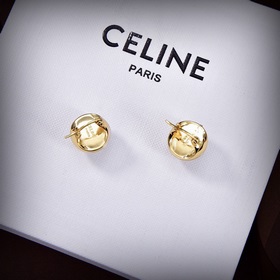 Новые серьги Celine Triumph Pearl с жемчужинами в форме Триумфаль