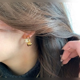 Celine 2023 новые серьги RECLOUS новинка. Простые и модные серьги