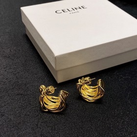 Xiao Hongshu рекомендует последнюю новинку — серьги Celine с золо
