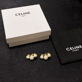 Xiao Hongshu рекомендует последнюю новинку — серьги Celine с трем