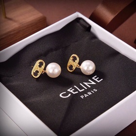Новые серьги Celine с жемчужинами в форме Триумфальной арки, выпо