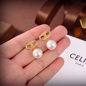 Новые серьги Celine с жемчужинами в форме Триумфальной арки, выпо