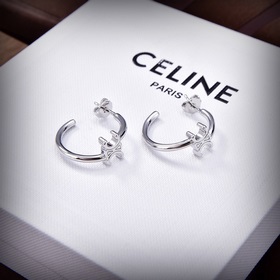 Новые серьги Celine Triumphal Arch отличаются уникальным дизайном