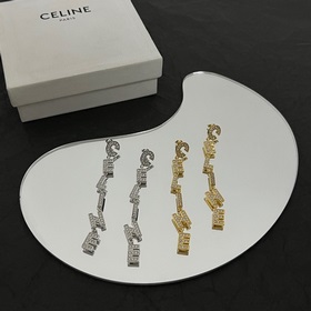 Серьги Celine всегда были эталоном минималистичного стиля. Смелый