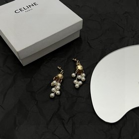 Серьги Celine всегда были эталоном минималистичного стиля. Их сме