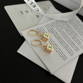 Серьги Celine всегда были эталоном минималистичного стиля. Смелый