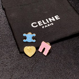 Celine Трикотажные серьги сердечками от Celine. Можно носить по-р