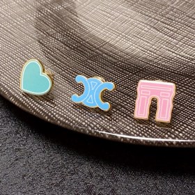 Celine Трикотажные серьги сердечками от Celine. Можно носить по-р
