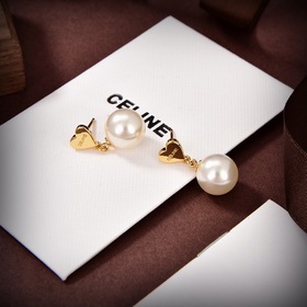 Новые серьги Celine с кристаллами Swarovski обладают уникальным д
