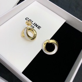 Новые серьги-гвоздики Celine с уникальным дизайном индивидуальным