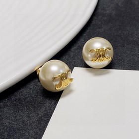 Celine Triumph Arch Pearl Small Stud Earrings. Celine уже стала с