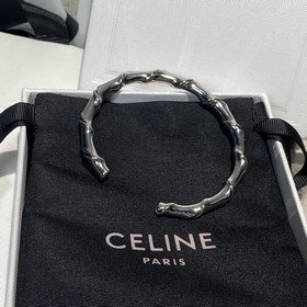 Браслет Celine Triumph Arch Bamboo из коллекции Celine. Он очень 