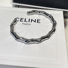 Браслет Celine Triumph Arch Bamboo из коллекции Celine. Он очень 