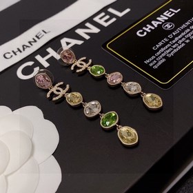 Новые серьги Chanel с цветными бриллиантами, ранний весенний колл