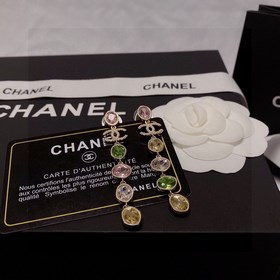 Новые серьги Chanel с цветными бриллиантами, ранний весенний колл