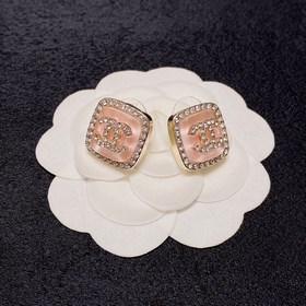 Новинка от CHANEL. Индивидуальные модные серьги с двойным C из бр