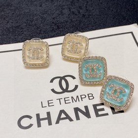 Новинка от CHANEL. Индивидуальные модные серьги с двойным C из бр
