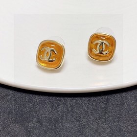 Все популярные блогеры носят эту модель Chanel 2023 ранней весны.