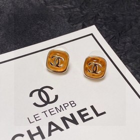 Все популярные блогеры носят эту модель Chanel 2023 ранней весны.