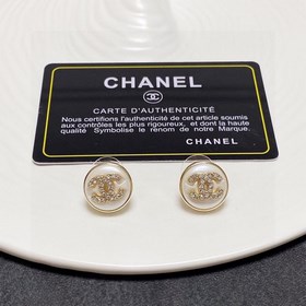 Chanel милые серьги в лаконичном стиле. Эти серьги действительно