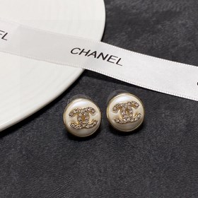 Chanel милые серьги в лаконичном стиле. Эти серьги действительно 