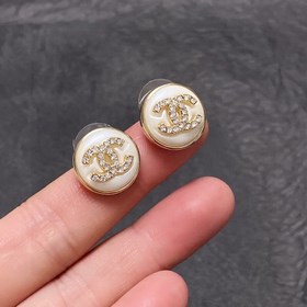 Chanel милые серьги в лаконичном стиле. Эти серьги действительно 