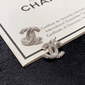 Новые модели 2023 года [Chanel] Серебряные серьги с маленькими же