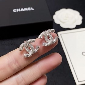 Новые модели 2023 года [Chanel] Серебряные серьги с маленькими же