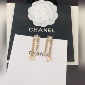 Chanel, новейшая модель сережек с бахромой и бриллиантами в форме