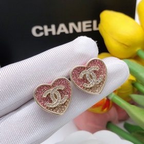 Номер XED01140    Серьги Chanel в форме сердца с бриллиантами,